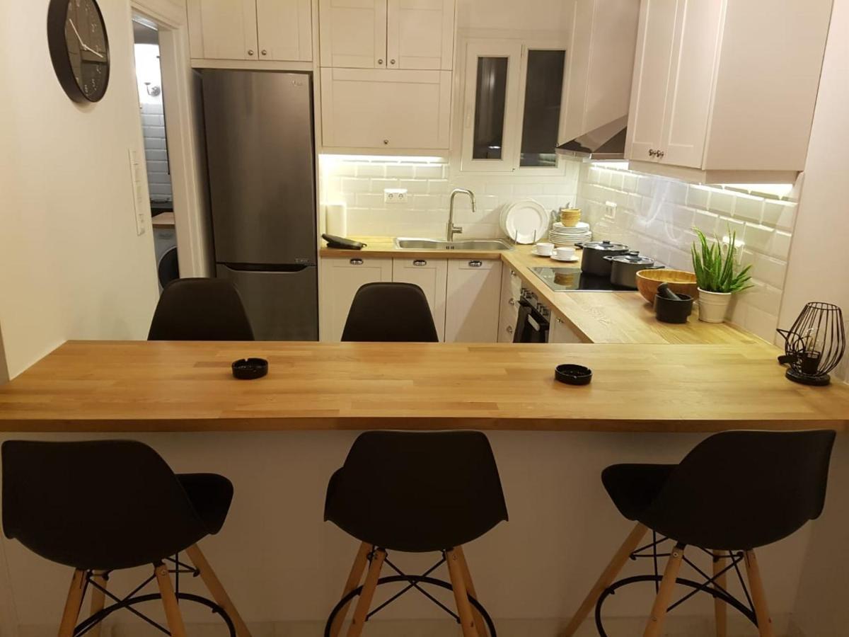 Fully Equiped Design Apartment With Excellent View/ Easy Parking Athens Luaran gambar