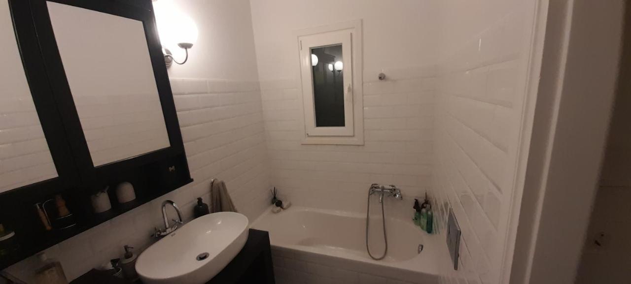 Fully Equiped Design Apartment With Excellent View/ Easy Parking Athens Luaran gambar