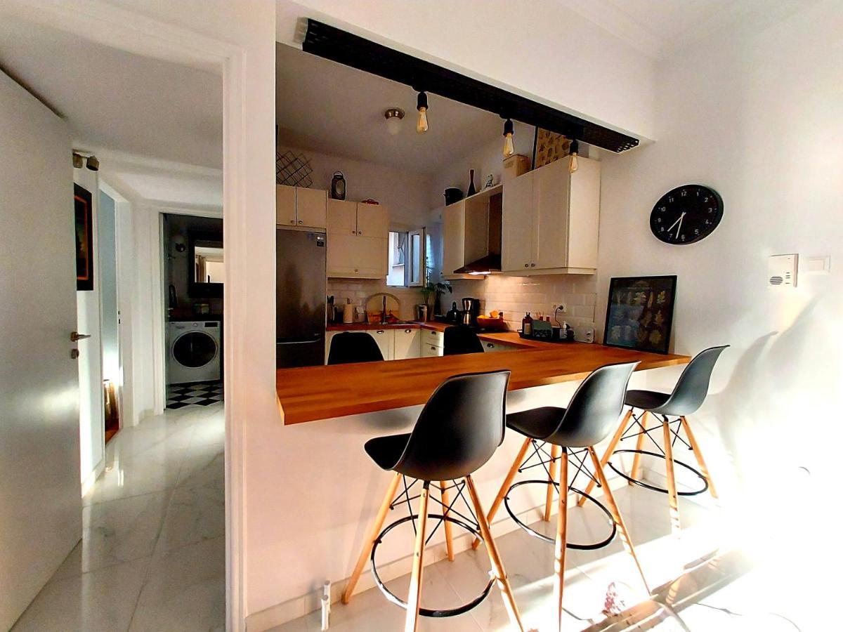 Fully Equiped Design Apartment With Excellent View/ Easy Parking Athens Luaran gambar